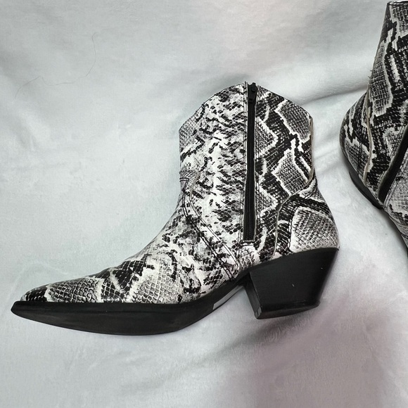 JOL Molly Faux Snakeskin Ankle Boots Women’s Size 7 Black and White - Picture 10 of 16